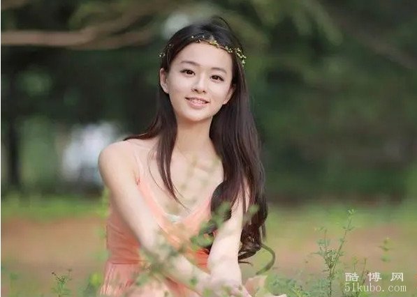 好听的小红书昵称女：超涨粉/清新脱俗（种花小仙女、浅笑如夏）